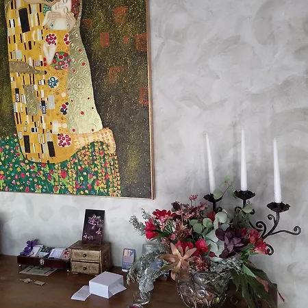 Corte Di Maggio Bed & Breakfast 3*